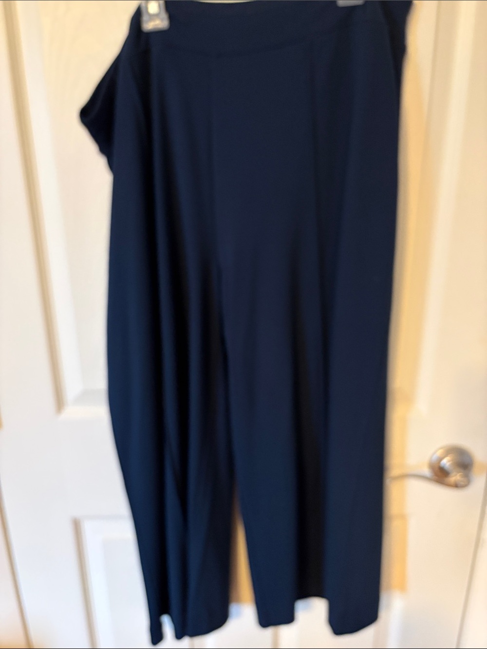 Wide-Leg Navy Women's Pants with Smooth Waistband